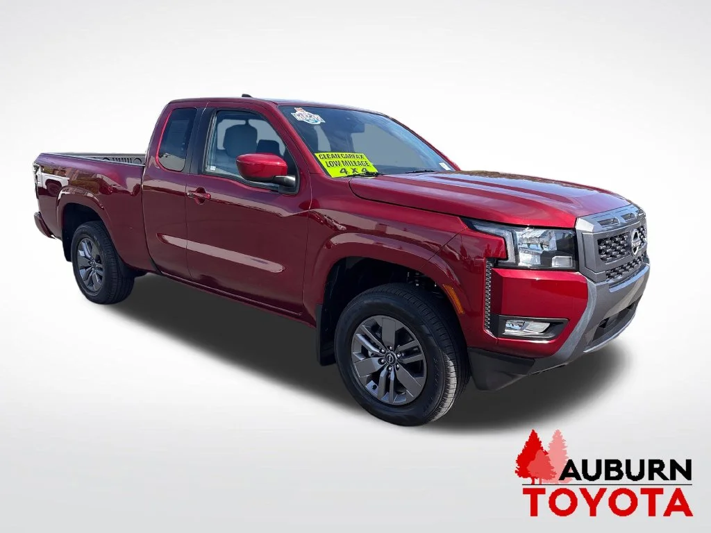Used 2025 Cardinal Red Metallic Tricoat Nissan SV image 3