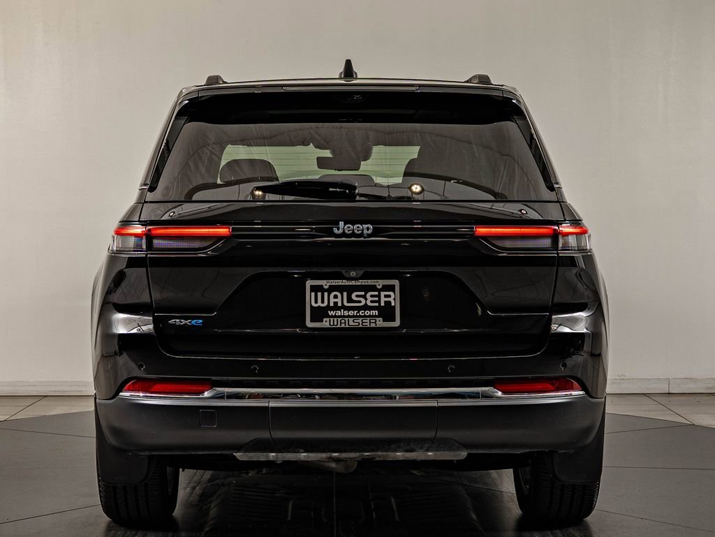 Used 2022 Diamond Black Crystal Pearlcoat Jeep 4xe image 6