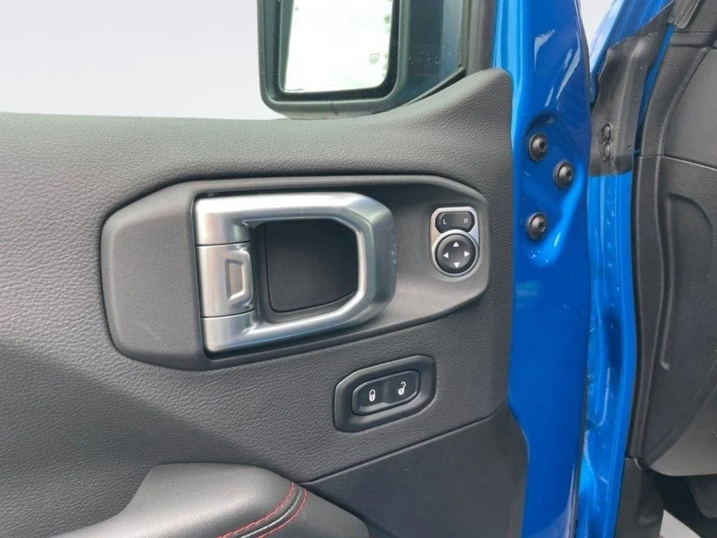 New 2026 Hydro Blue Pearl-Coat Exterior Paint Jeep Rubicon X image 17