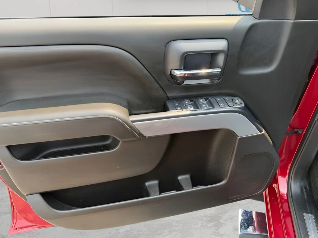 Used 2018 Cajun Red Tintcoat Chevrolet LT image 19