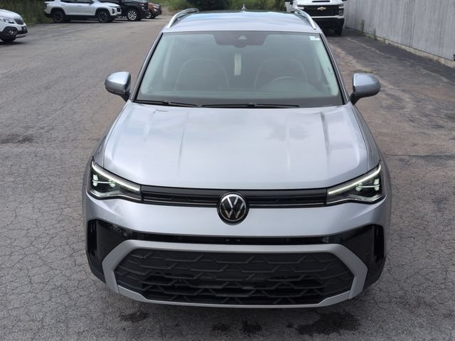 Used 2025  Volkswagen SE image 22
