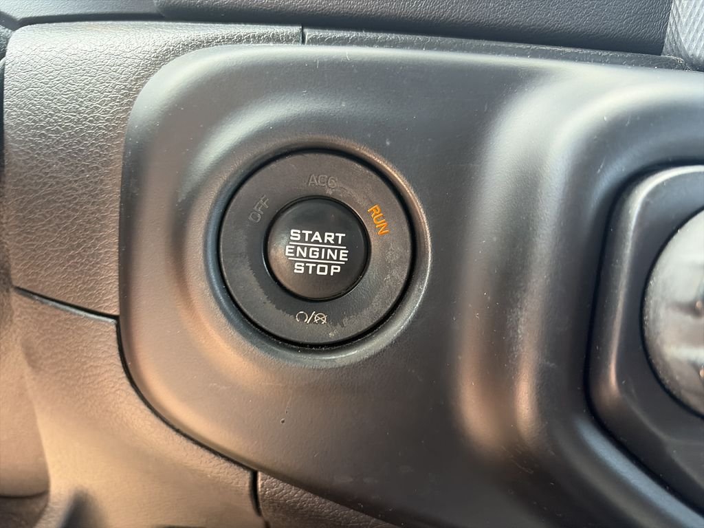 Used 2021 Gray Jeep Unlimited Sahara image 27
