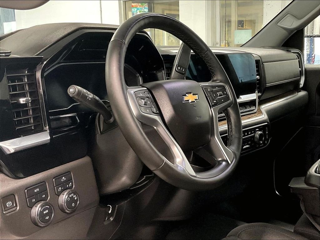 Used 2023 Black Chevrolet LT image 8