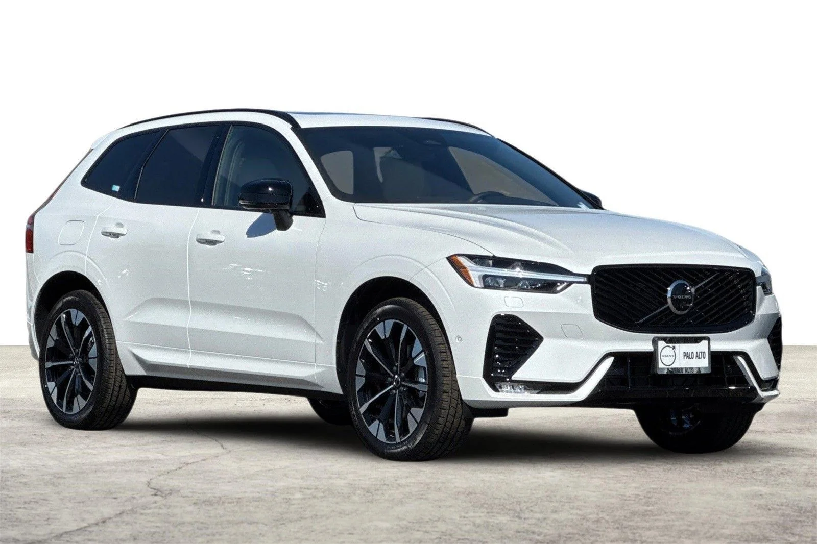 2026 Volvo XC60 Plus - Photo 11