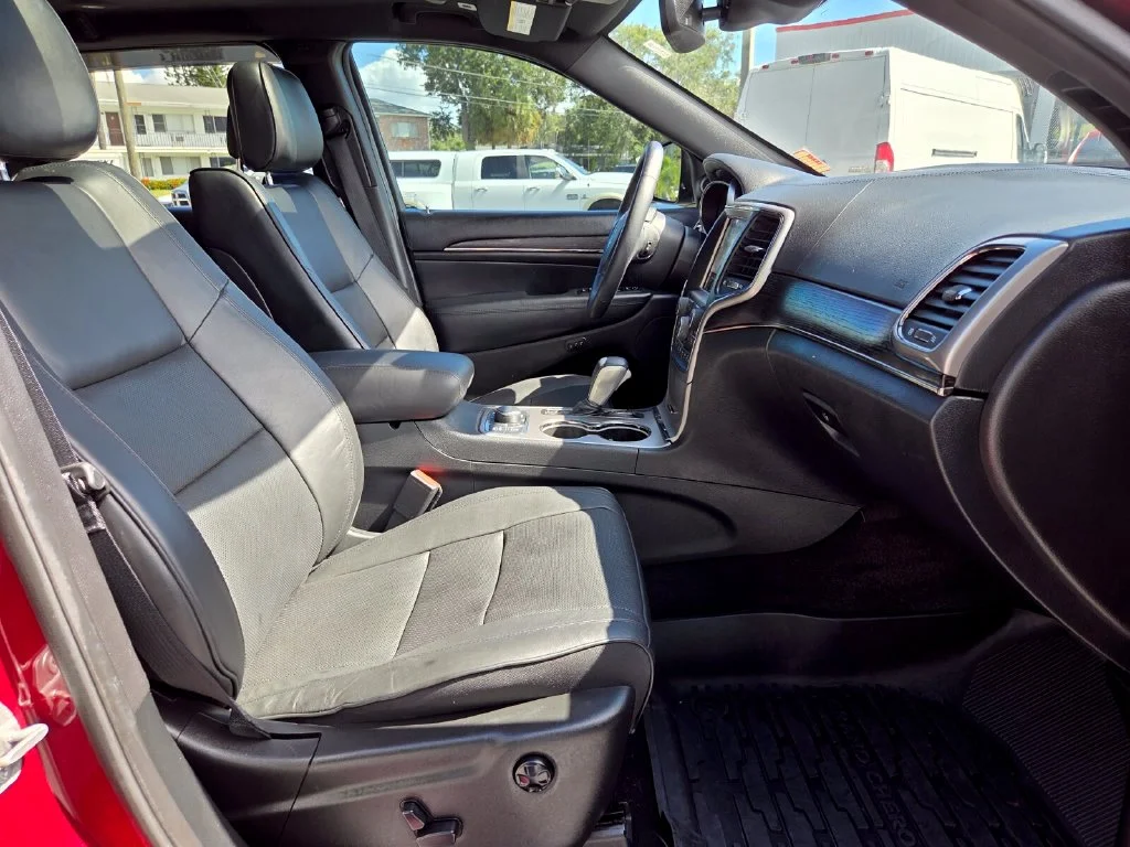 Used 2018 Red Jeep High Altitude image 20