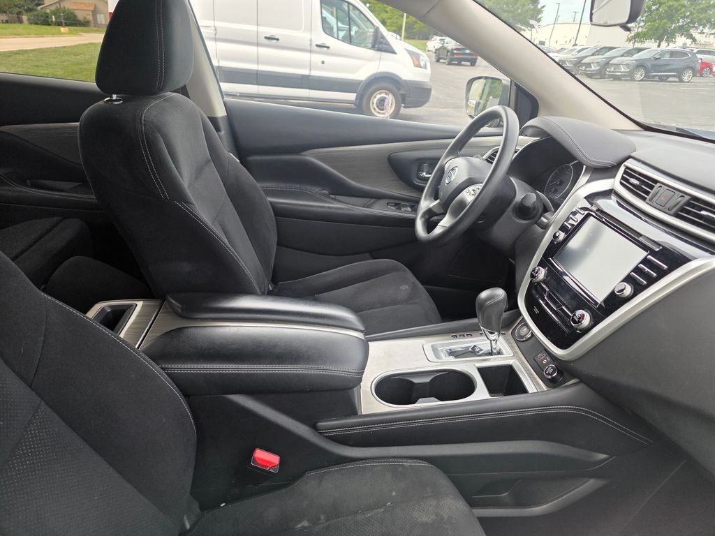 Used 2018 Arctic Blue Metallic Nissan S image 5