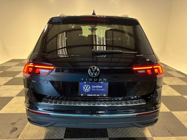 Certified Used 2023 Black Volkswagen 2.0T SE image 4