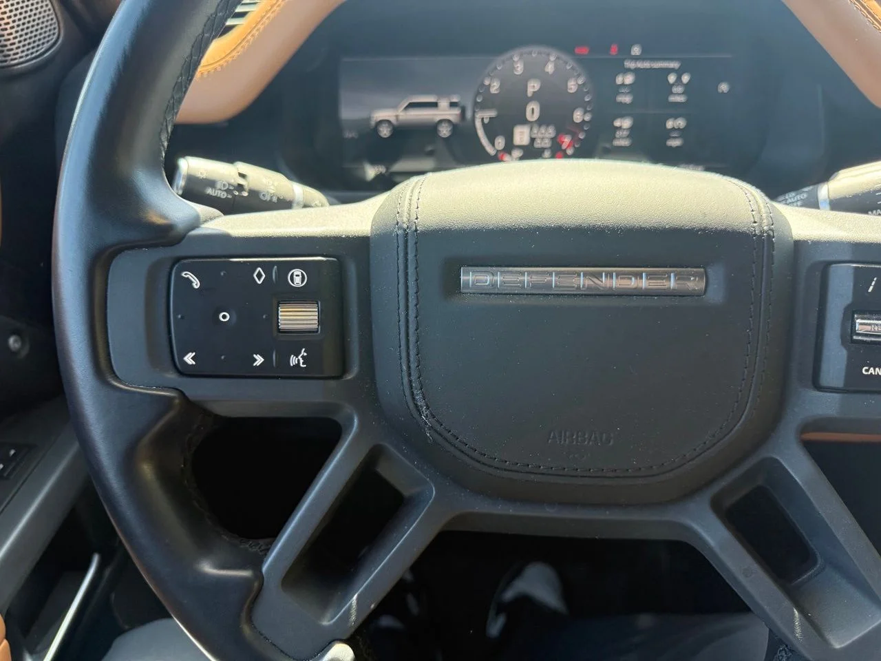 Used 2024  Land Rover X image 17