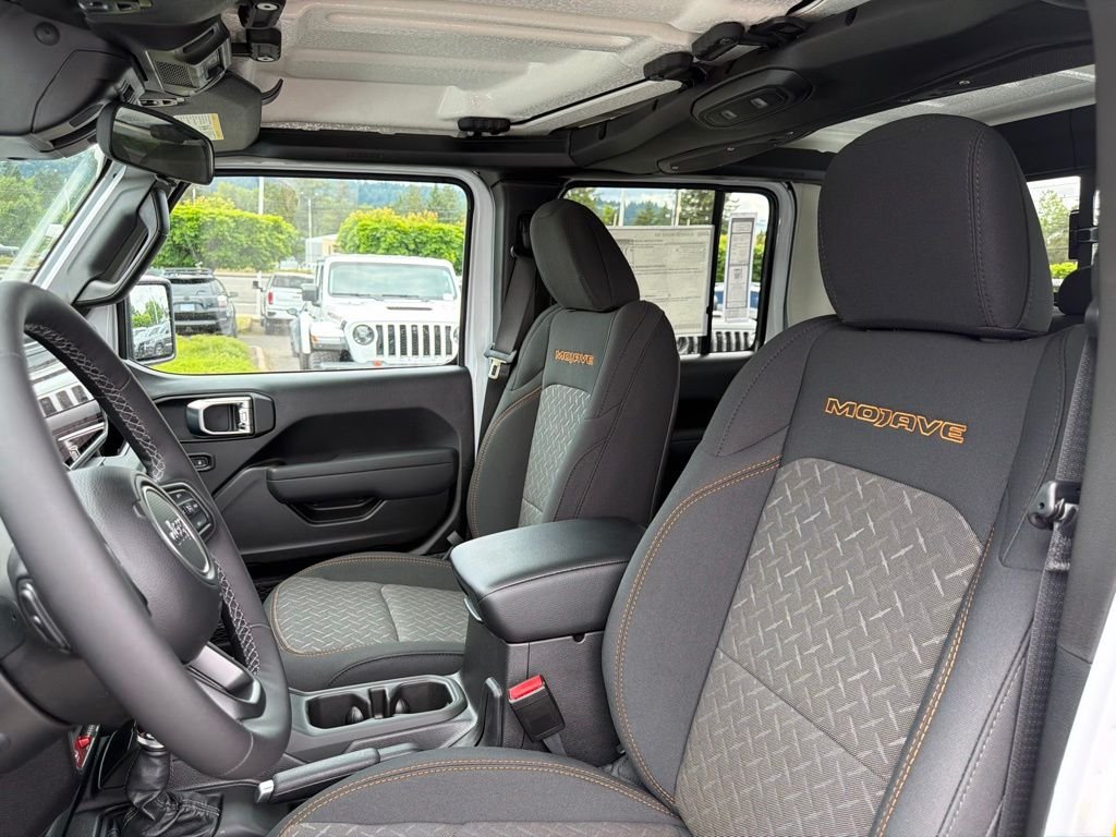 New 2026 Bright White Clearcoat Jeep Mojave image 15
