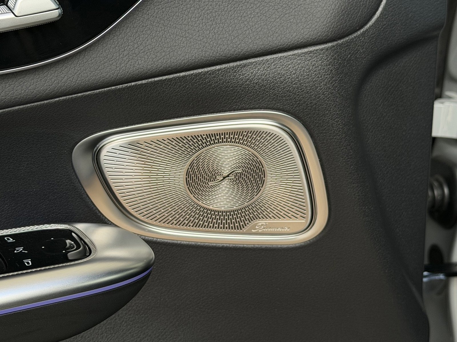 New 2026 MANUFAKTUR Alpine Grey Mercedes-Benz GLC 300 image 39