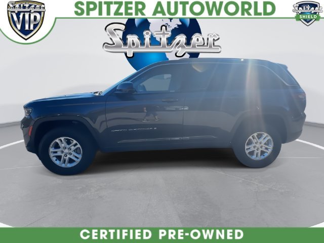 Used 2023 Gray Jeep Laredo image 9