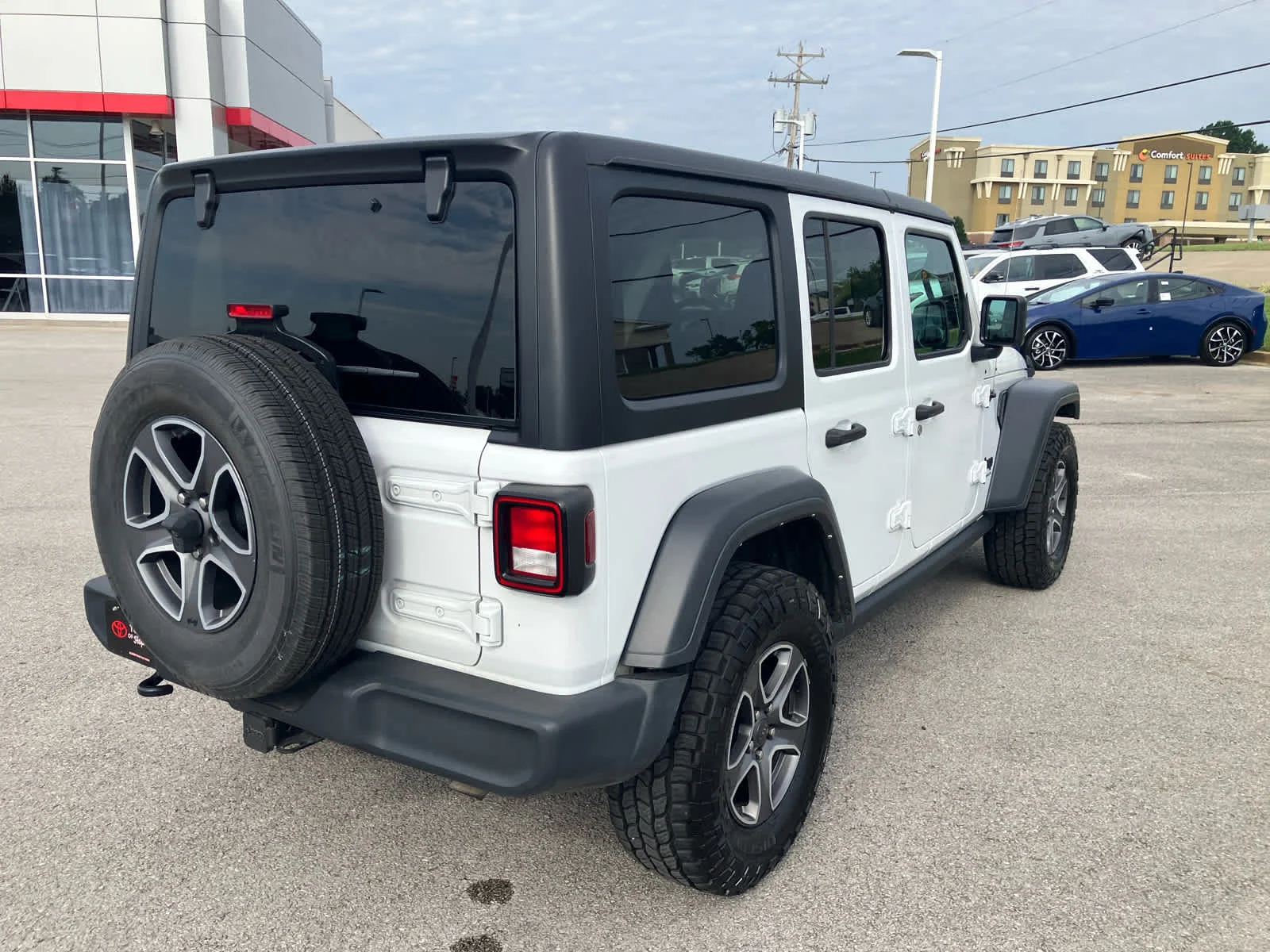 Used 2023 Bright White Clearcoat Jeep Sport S image 7