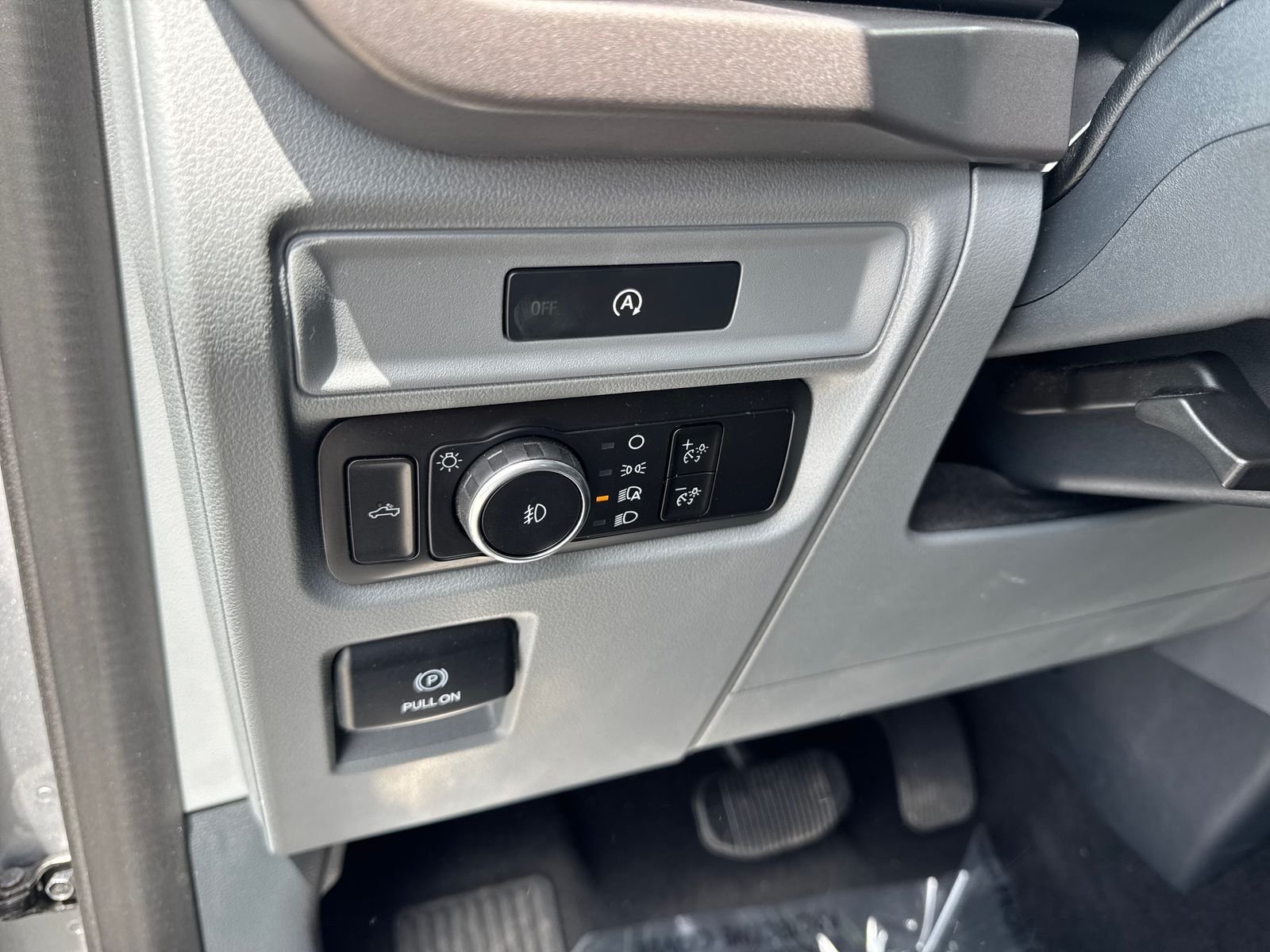 Used 2025 Silver Ford XLT image 14