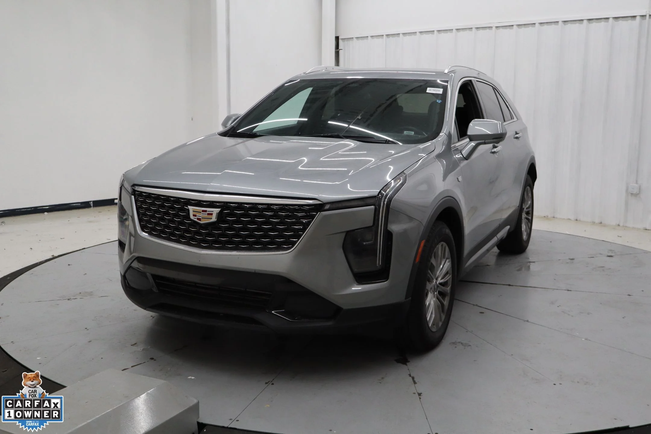 Used 2025 Silver Cadillac Premium Luxury image 8
