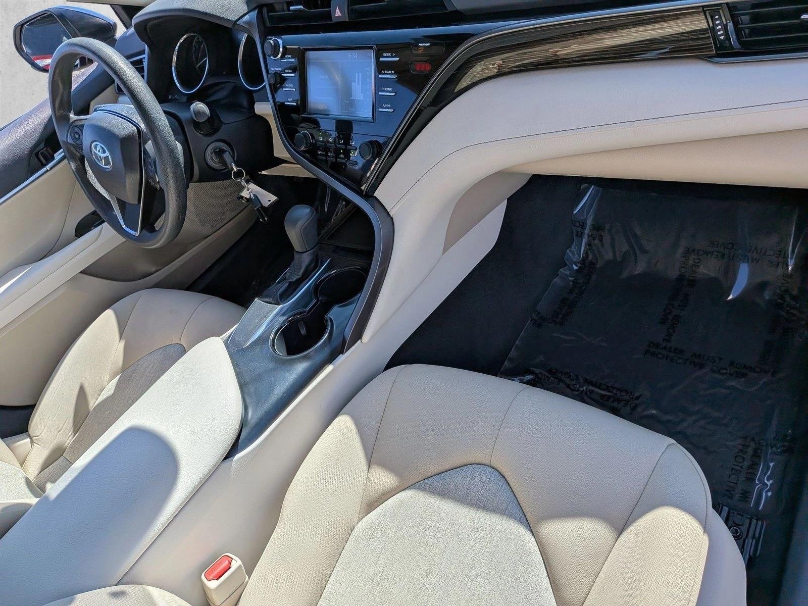 Used 2019 Galactic Aqua Mica Toyota LE image 20