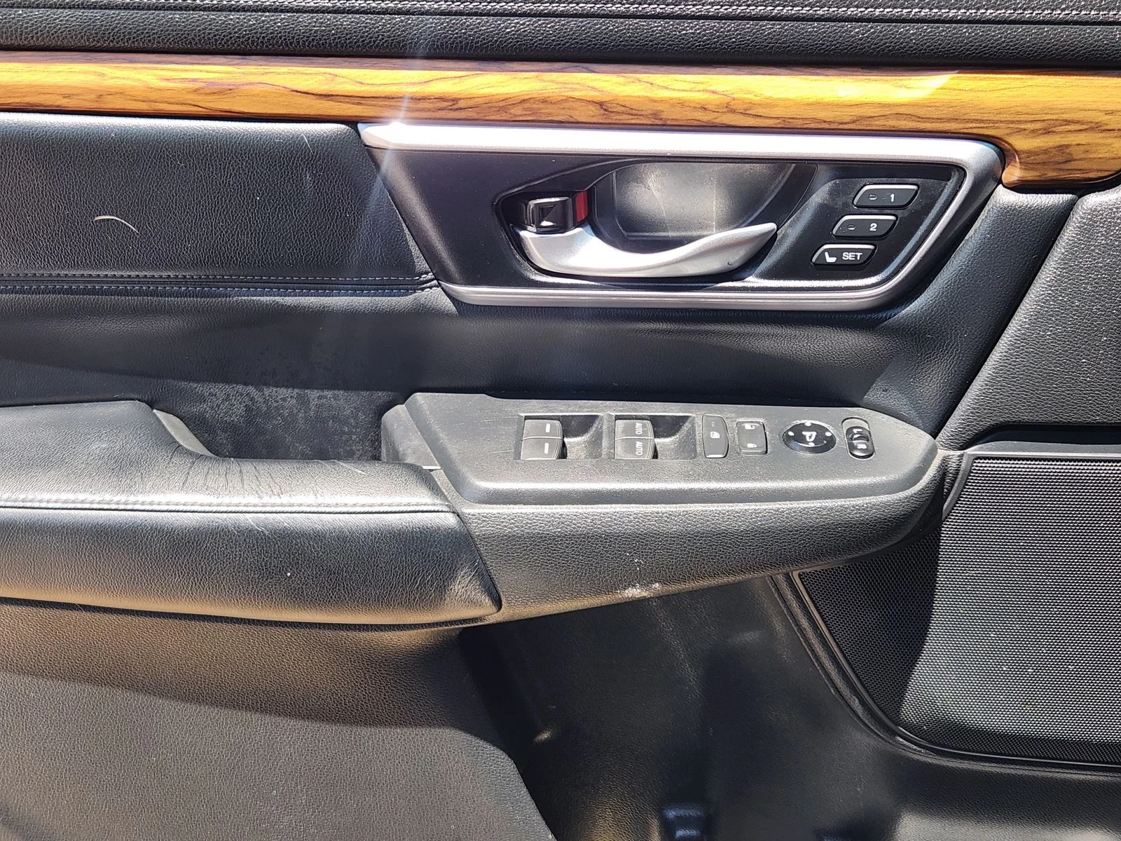 Used 2017 Gray Honda EX-L image 23