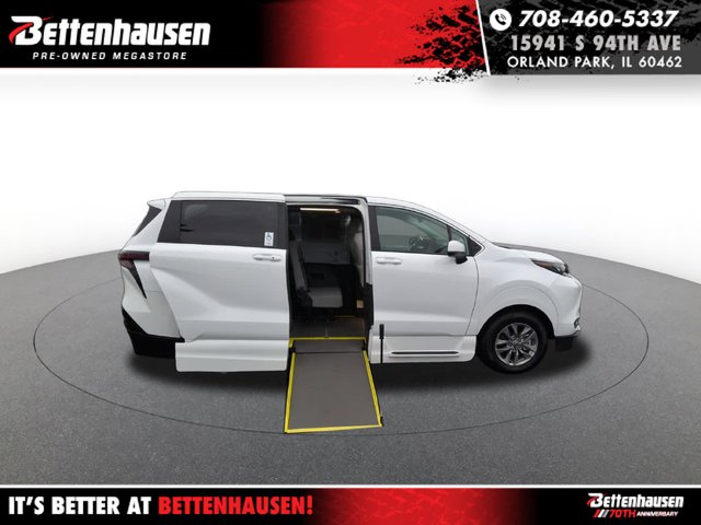 Pre-Owned 2025 Toyota Sienna LE AWD