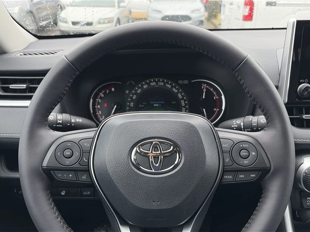 Used 2025 Blueprint Toyota XLE AWD Dilawri Certified   Local BC   1 OWNER image 22