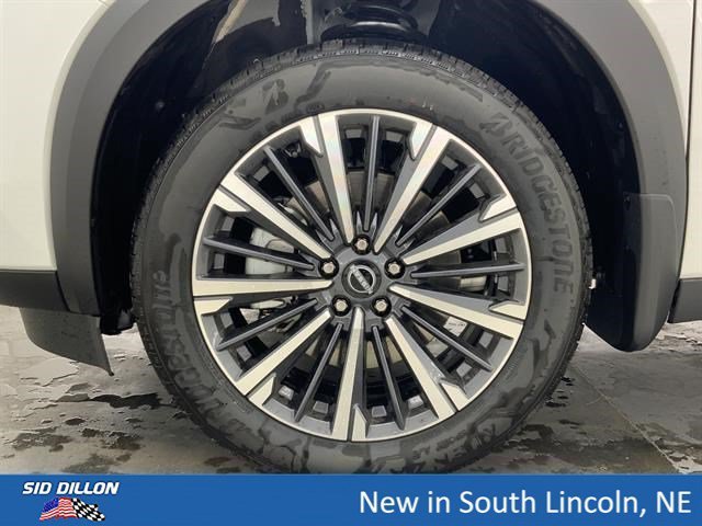 New 2026 Everest White Pearl Tricoat Nissan Platinum image 5
