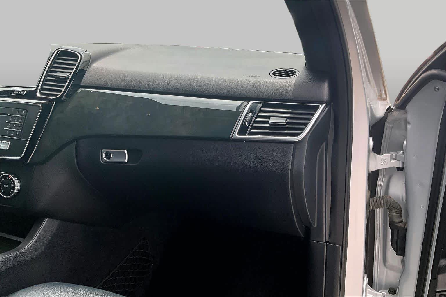 Used 2019 Iridium Silver Metallic Mercedes-Benz GLE 400 image 19
