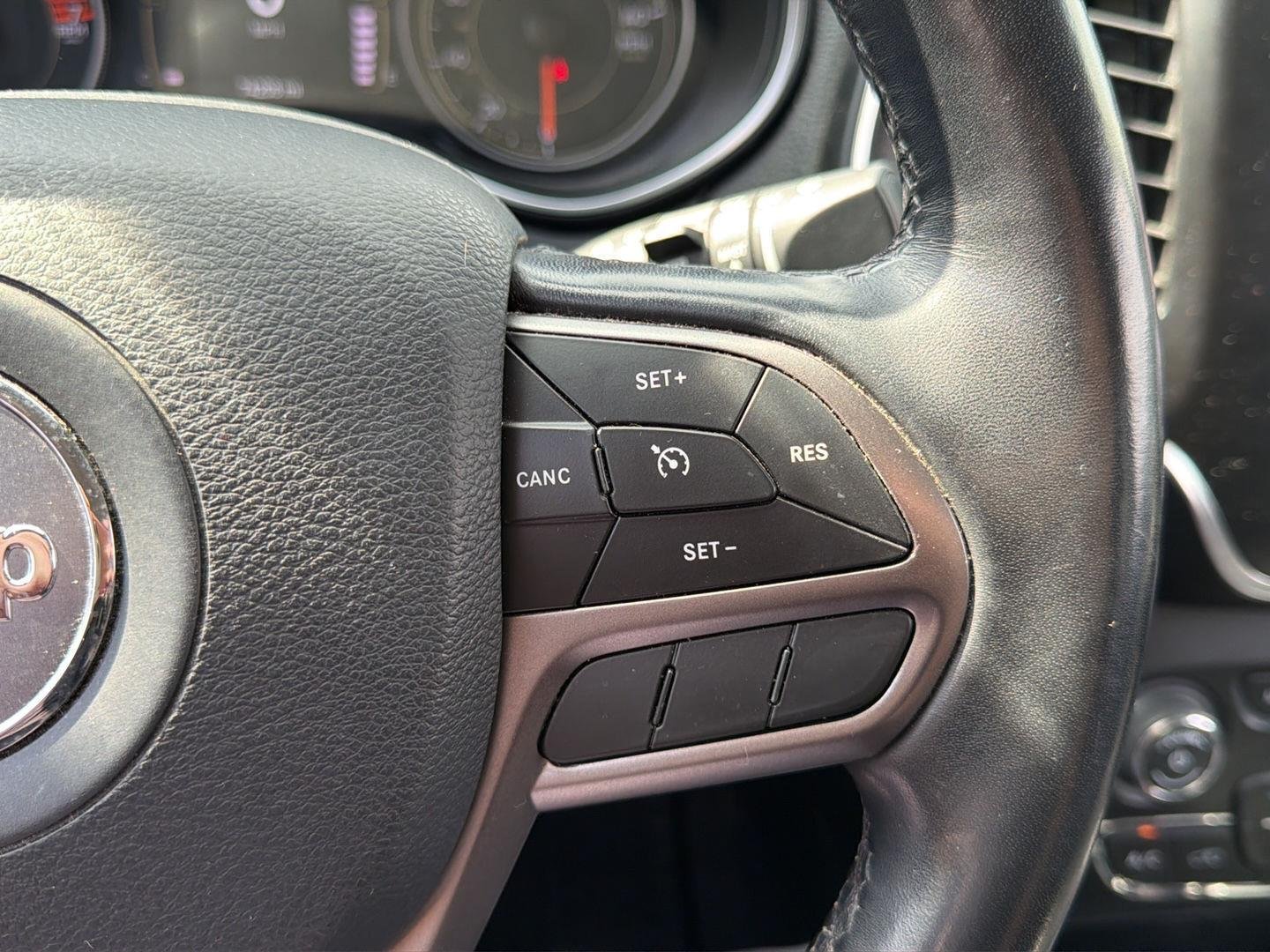Used 2020 Velvet Red Pearlcoat Jeep Latitude Plus image 14