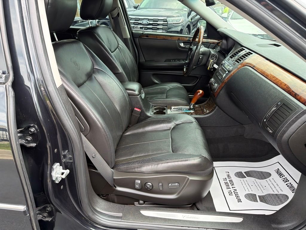 Used 2008 Black Cadillac Base image 17