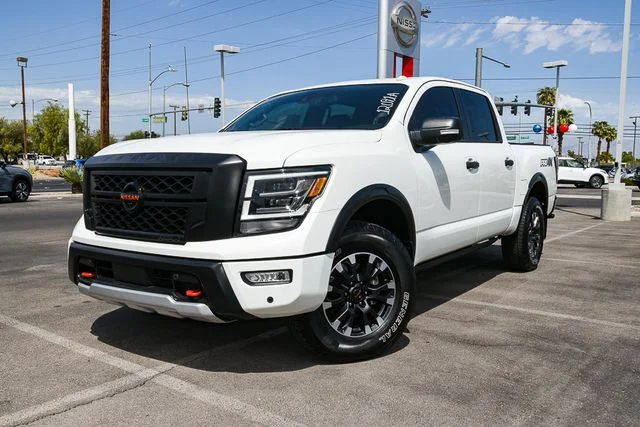 2023 Nissan Titan PRO-4X 4WD photo