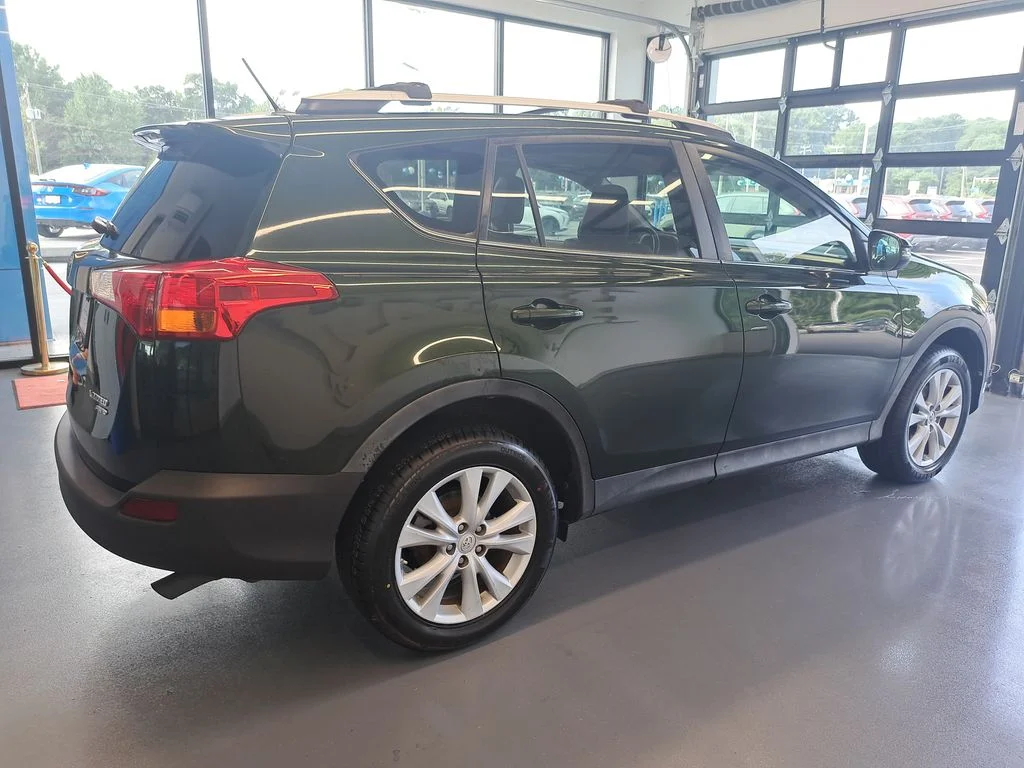 Used 2013 Green Toyota Limited image 13