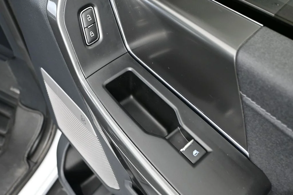 Used 2022 White Ford Lariat image 45