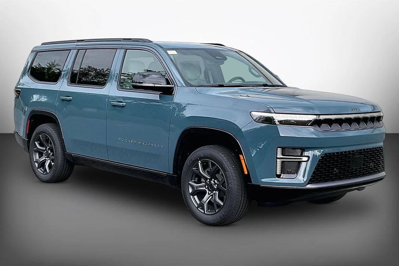 New 2026 Steel Blue Jeep Limited Altitude image 2