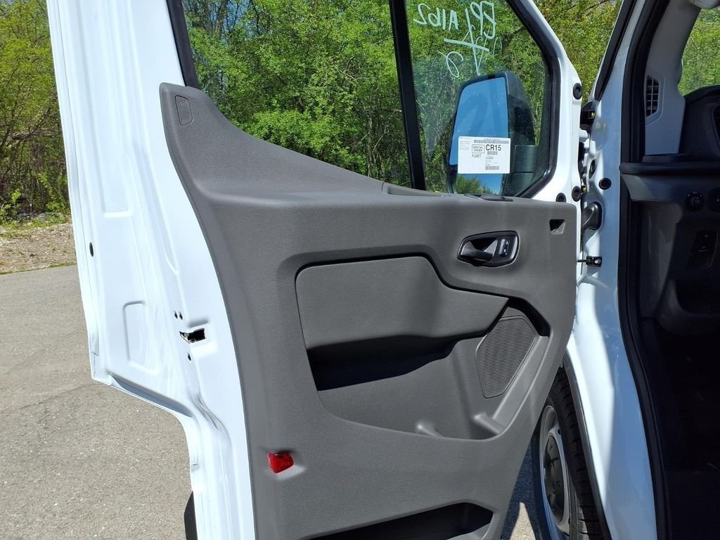 New 2026 Oxford White Ford Cargo Van image 8