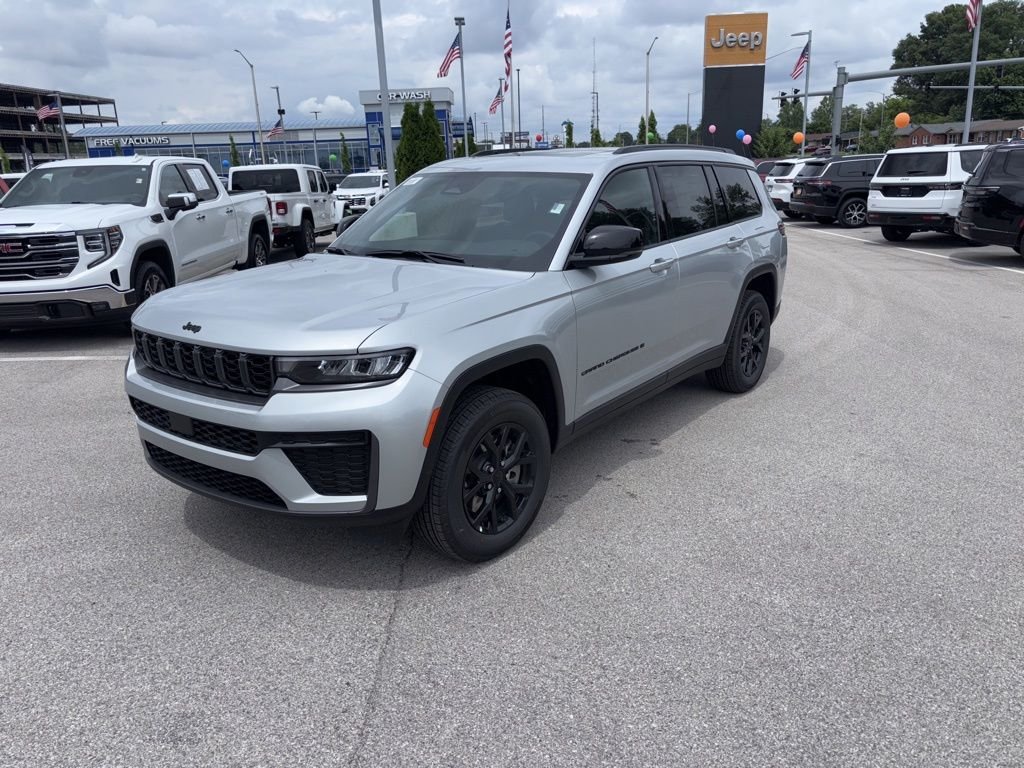New 2026 Silver Zynith Exterior Paint Jeep Laredo image 1