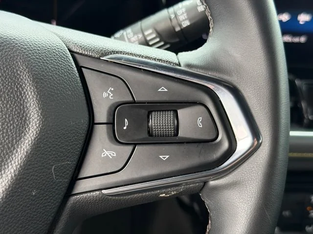 Used 2024 Iridescent Pearl Tricoat Chevrolet ACTIV image 25