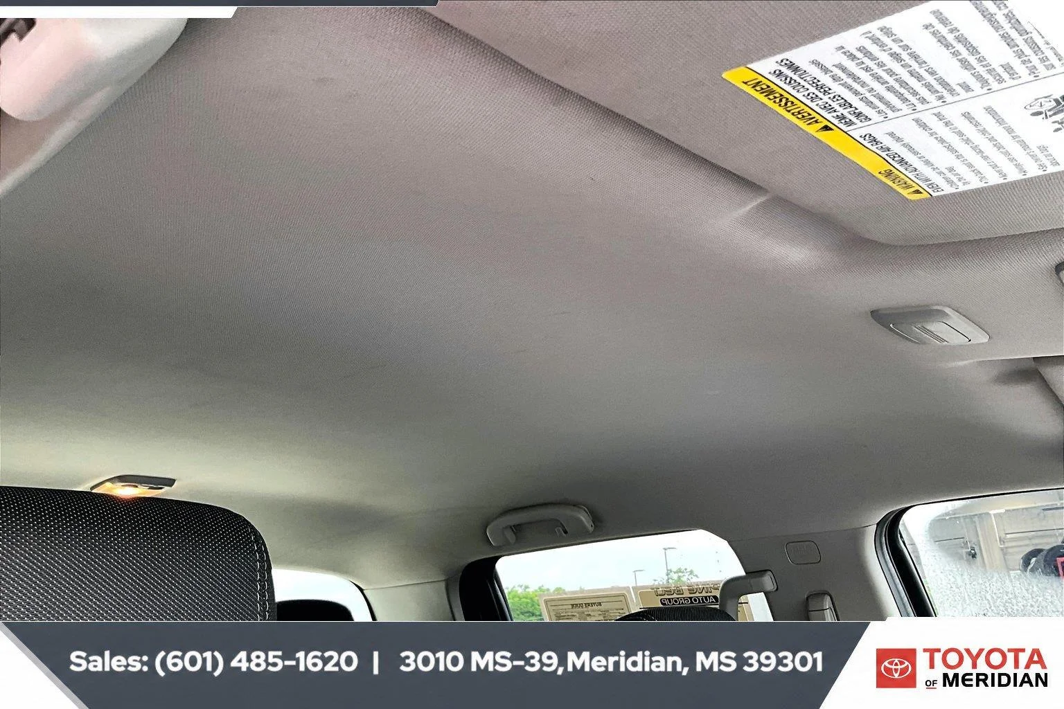 Used 2022 Glacier White Nissan SV image 16