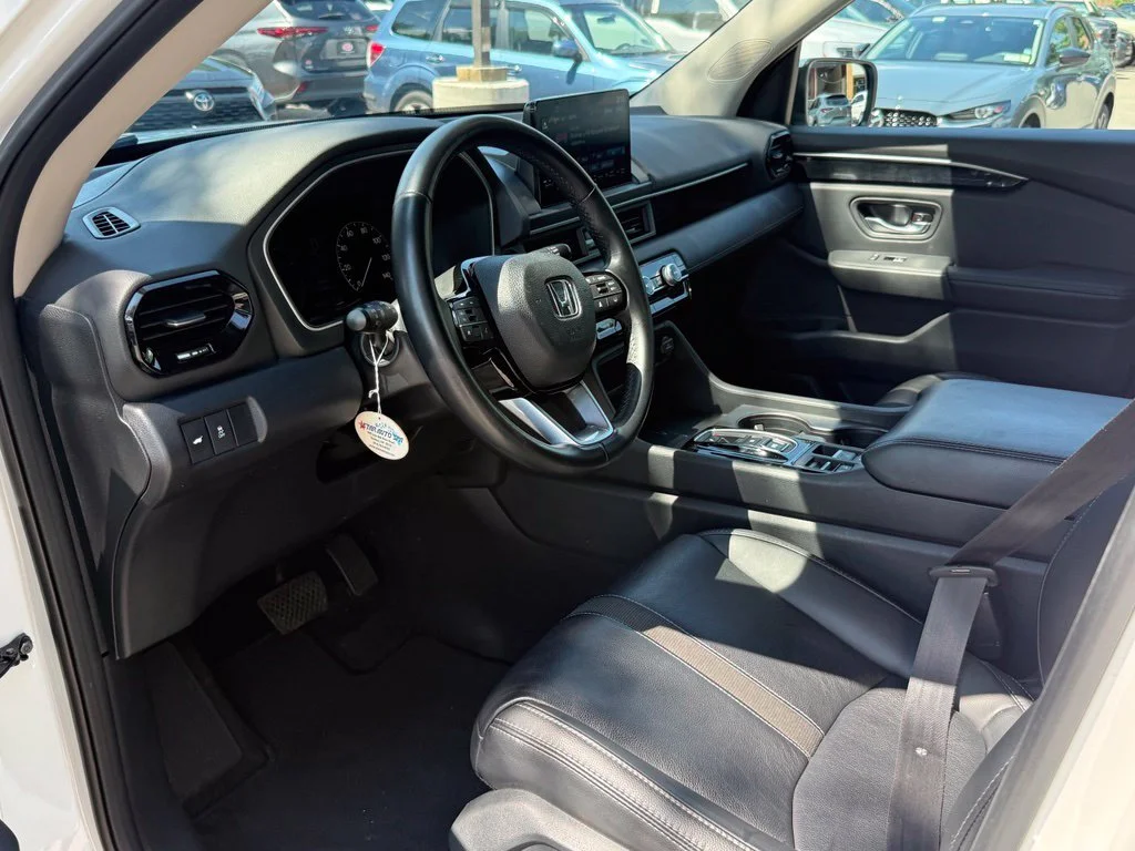 Used 2023 White Honda EX-L image 20