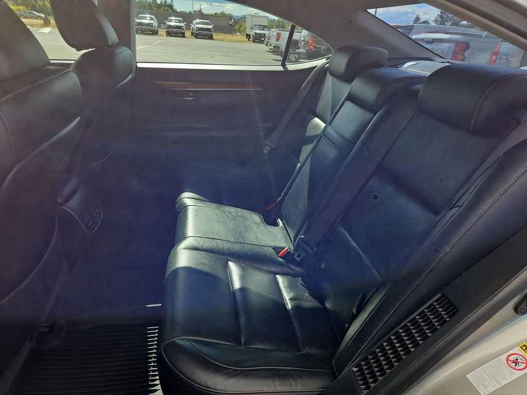 Used 2015 Silver Lexus 300h image 22