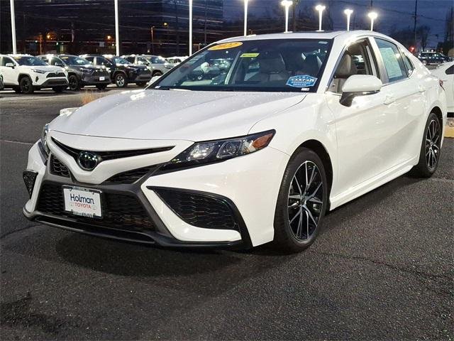 Certified Used 2022 White Toyota SE image 4