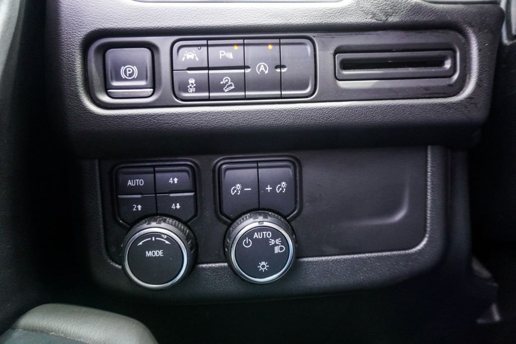 Used 2024 Black Chevrolet Z71 image 19