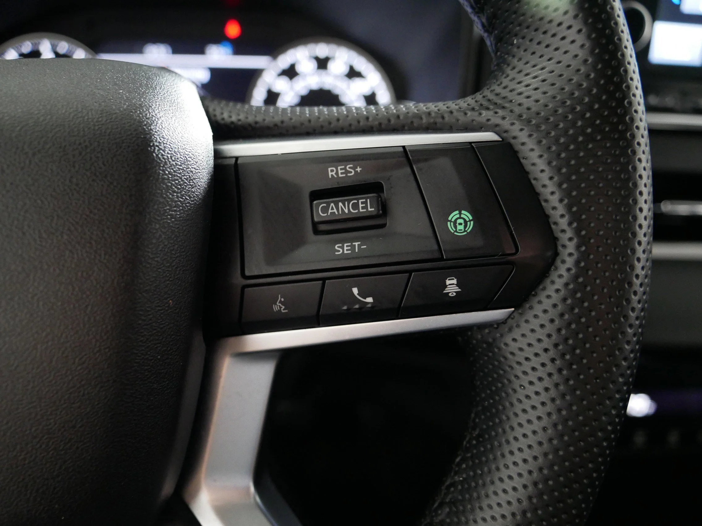 Used 2022 Red Diamond Mitsubishi SE image 28