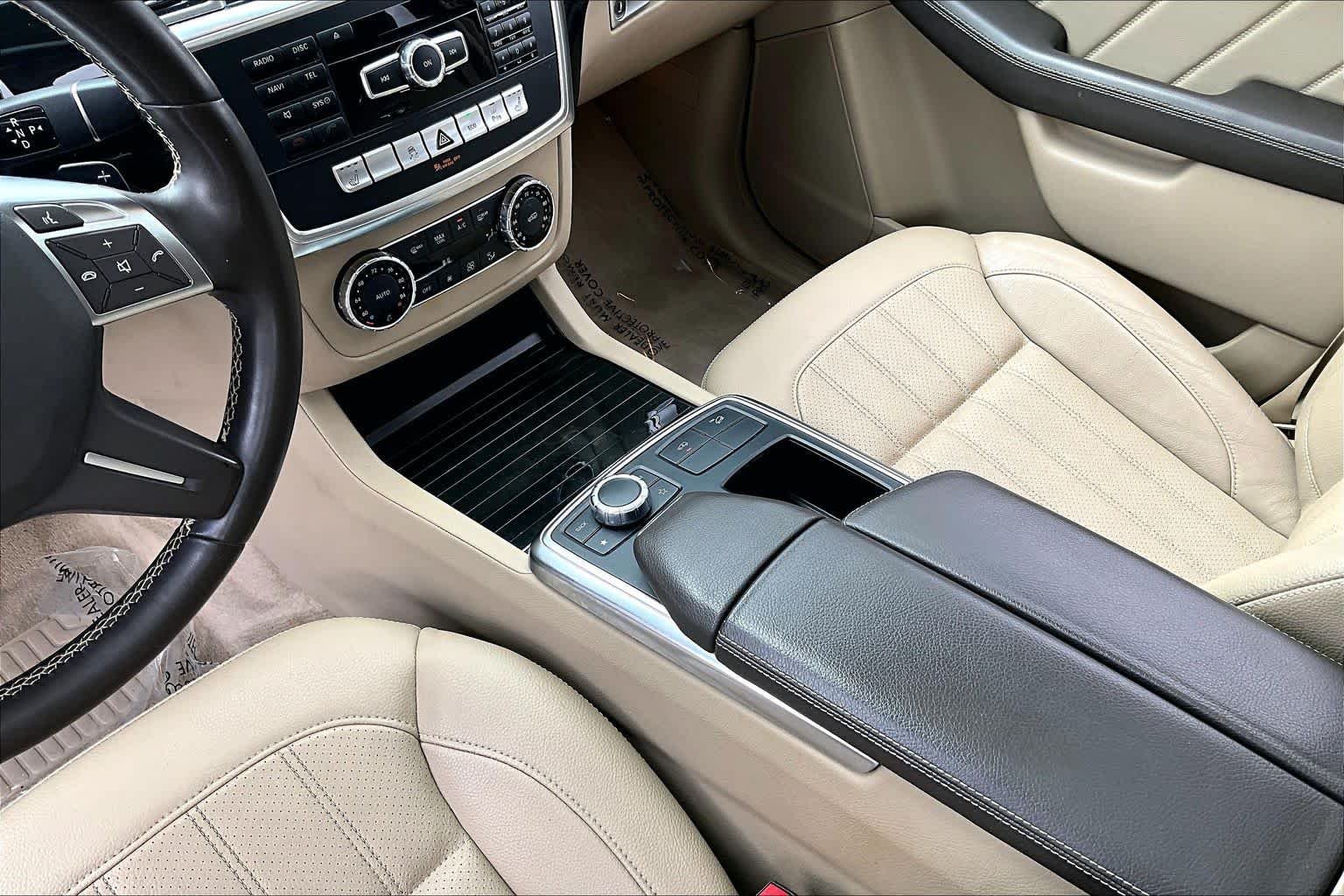 Used 2015 Polar White Mercedes-Benz GL 450 image 17