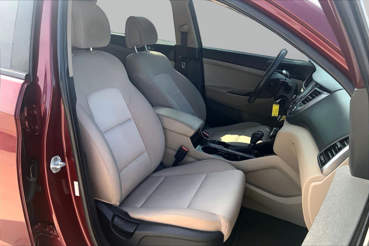 Used 2017 Ruby Wine Hyundai SE image 9