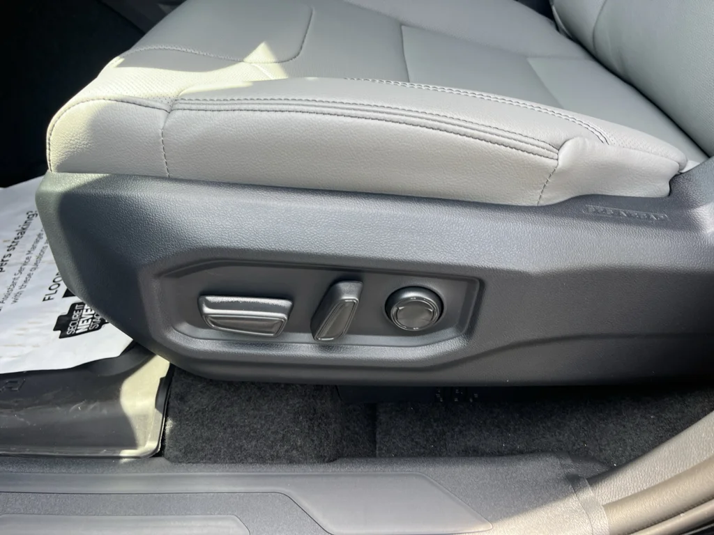 2026 Toyota Tundra Limited - Photo 14