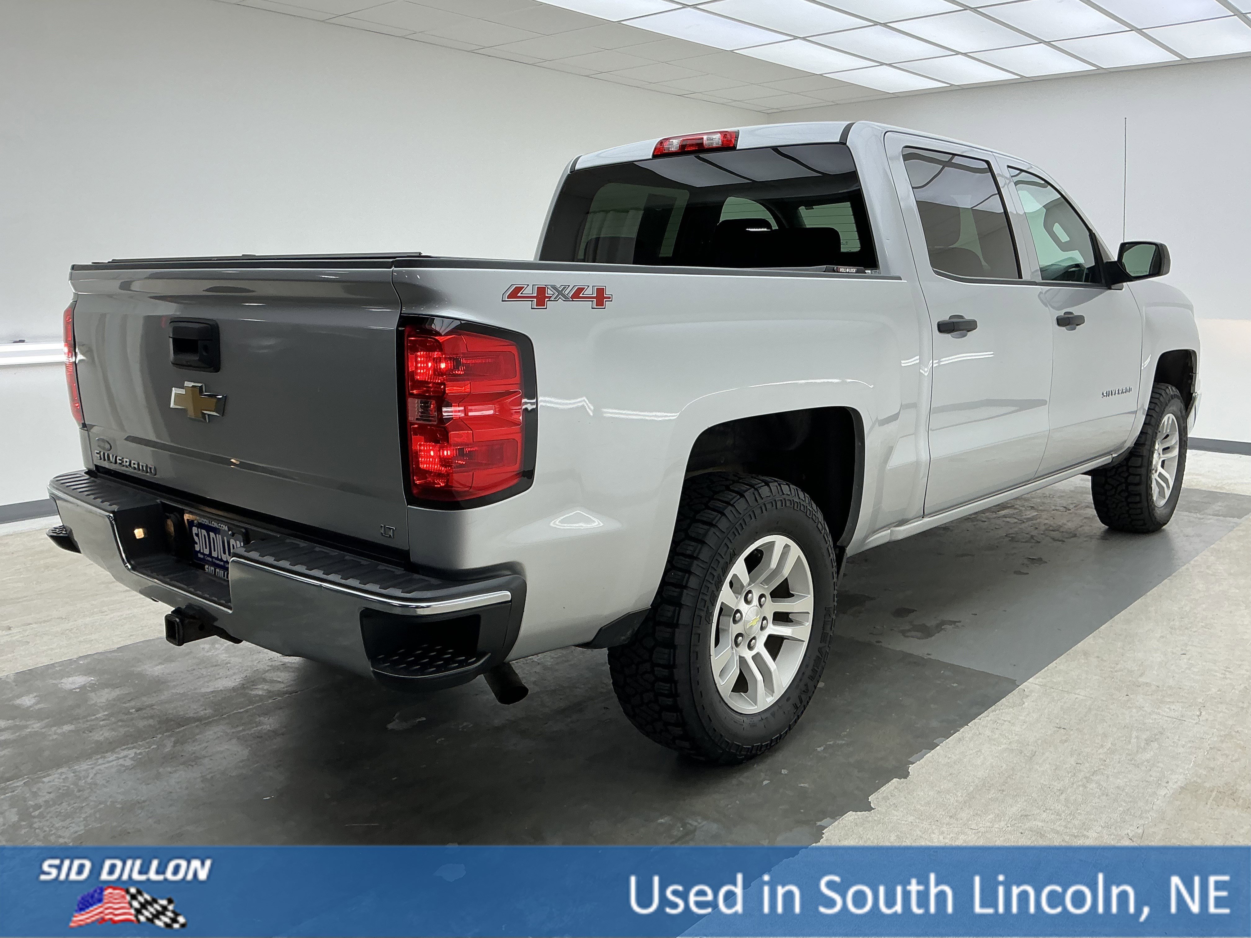 View vehicle photo 4