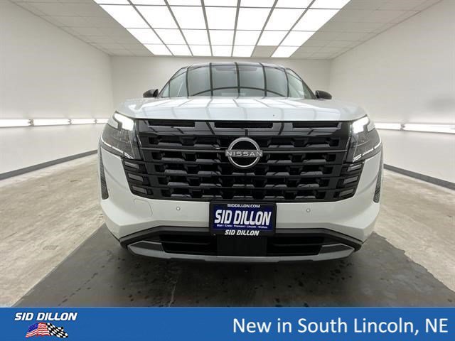 New 2026 Everest White Pearl Tricoat/Super Black Nissan Platinum image 3