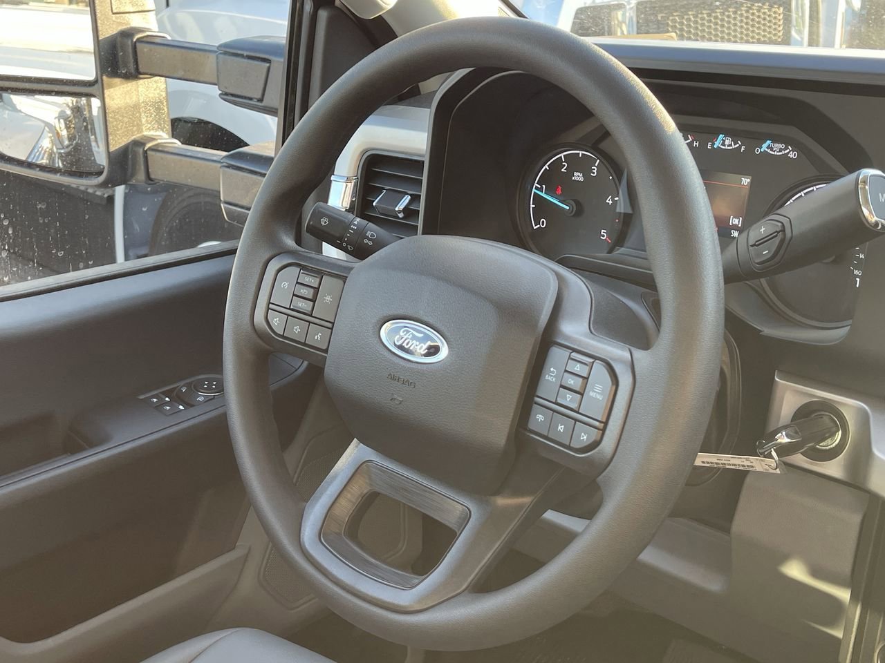 New 2026 Oxford White Ford XL image 13