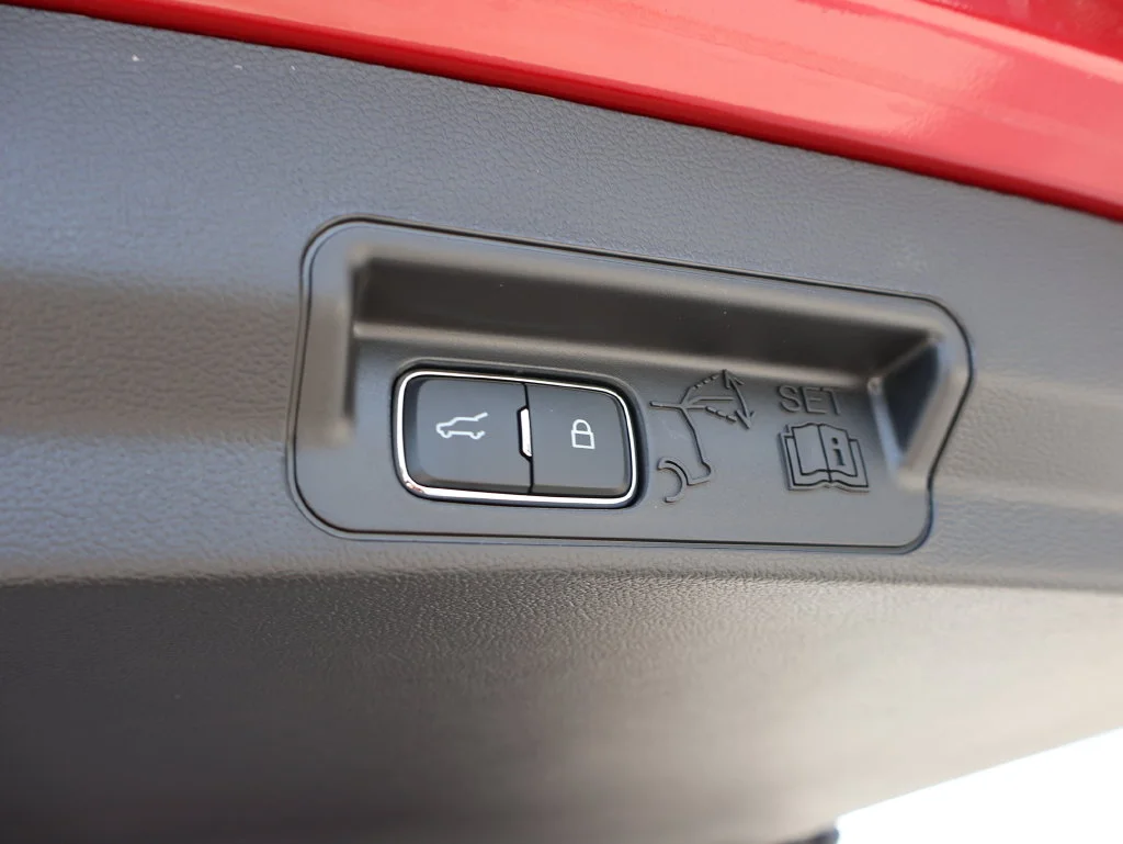 New 2027 Ruby Red Metallic Tinted Clearcoat Ford Platinum™ image 17
