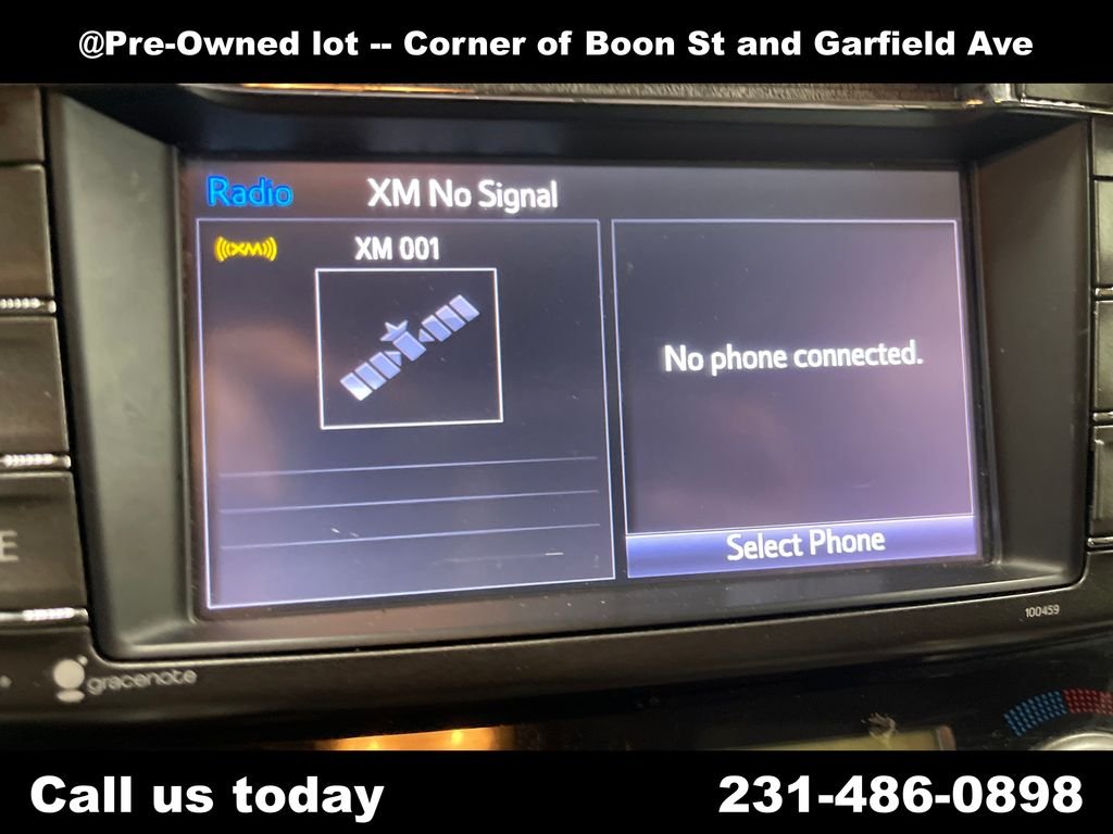 Used 2014 Gray Toyota XLE image 23