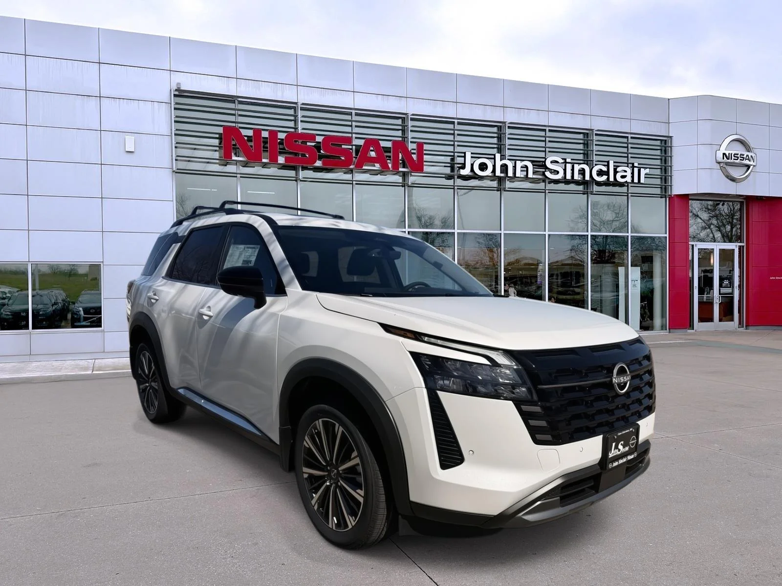 2026 Nissan Pathfinder Platinum 4WD's photo