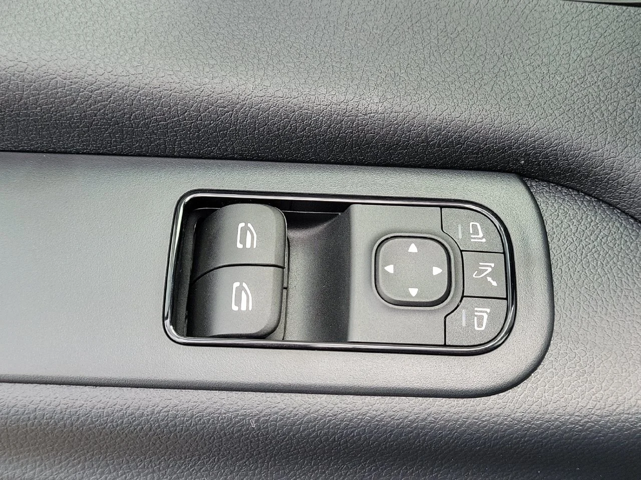 New 2026 Arctic White Mercedes-Benz Passenger 170 WB image 21