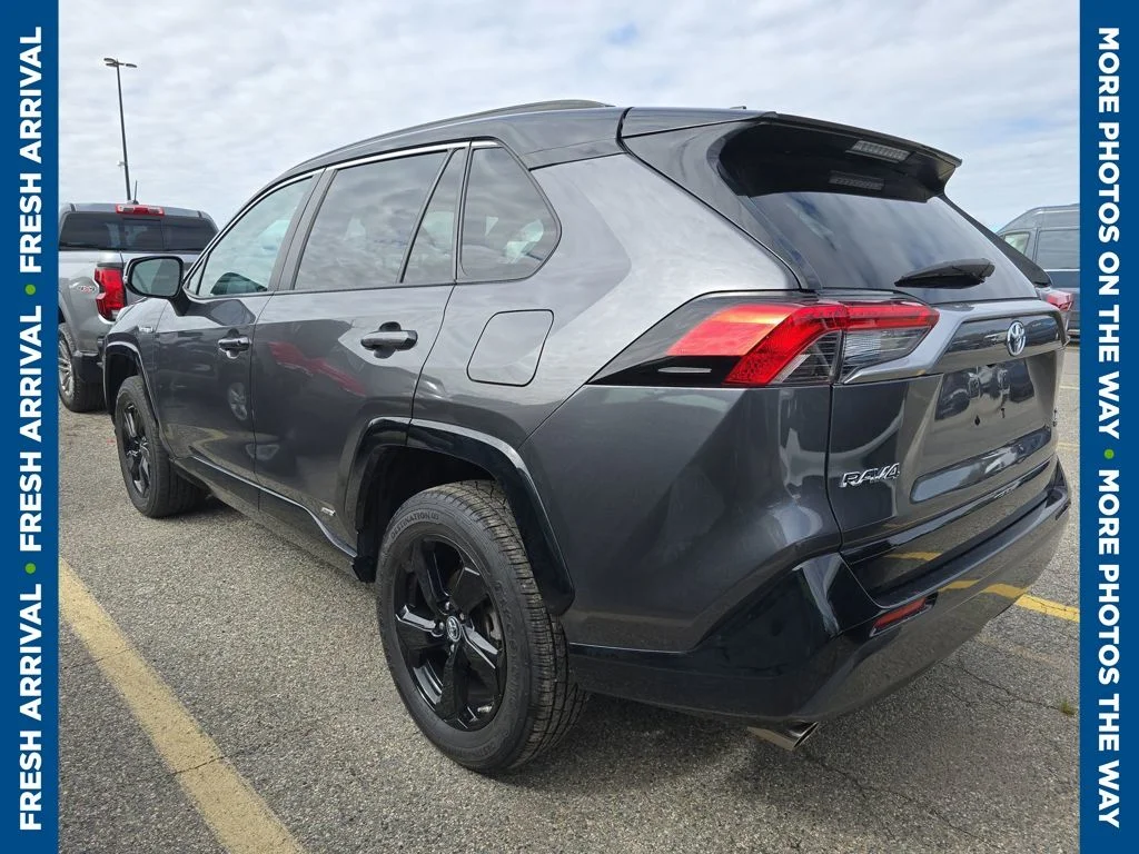 Used 2019 Gray Toyota XSE image 4